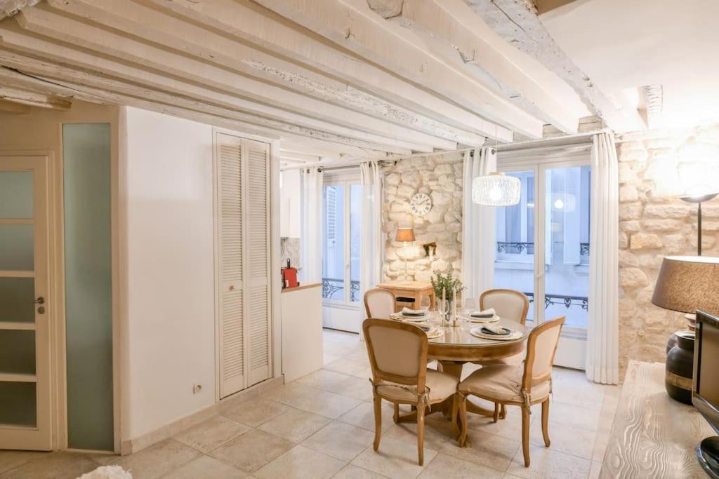 Cosy Appartement En Plein Marais パリ エクステリア 写真