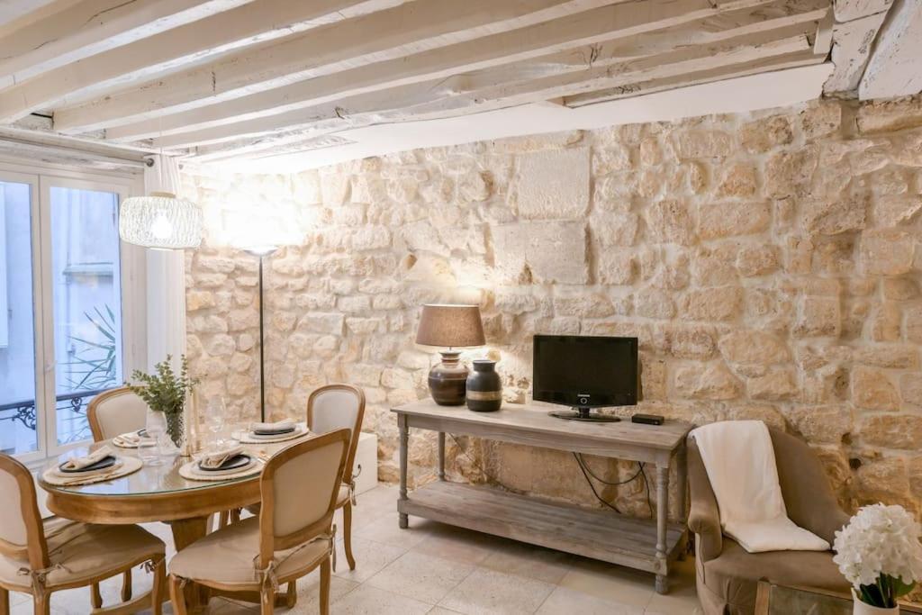 Cosy Appartement En Plein Marais パリ エクステリア 写真