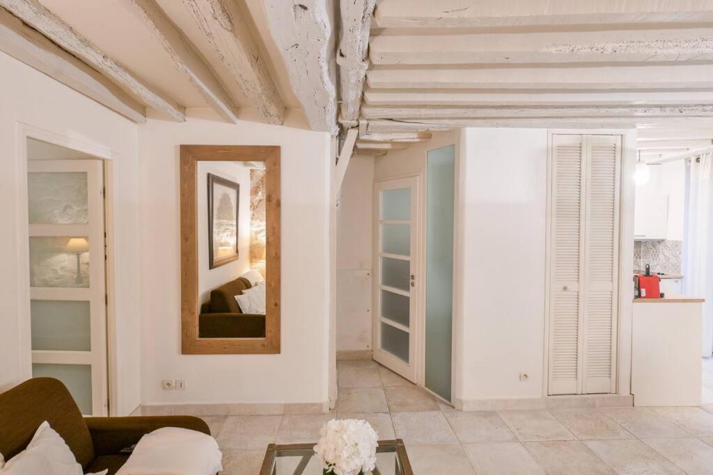 Cosy Appartement En Plein Marais パリ エクステリア 写真